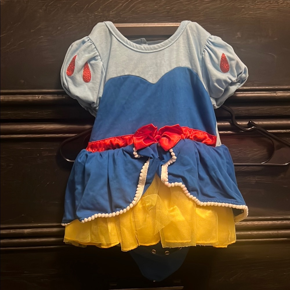 Snow White Costume